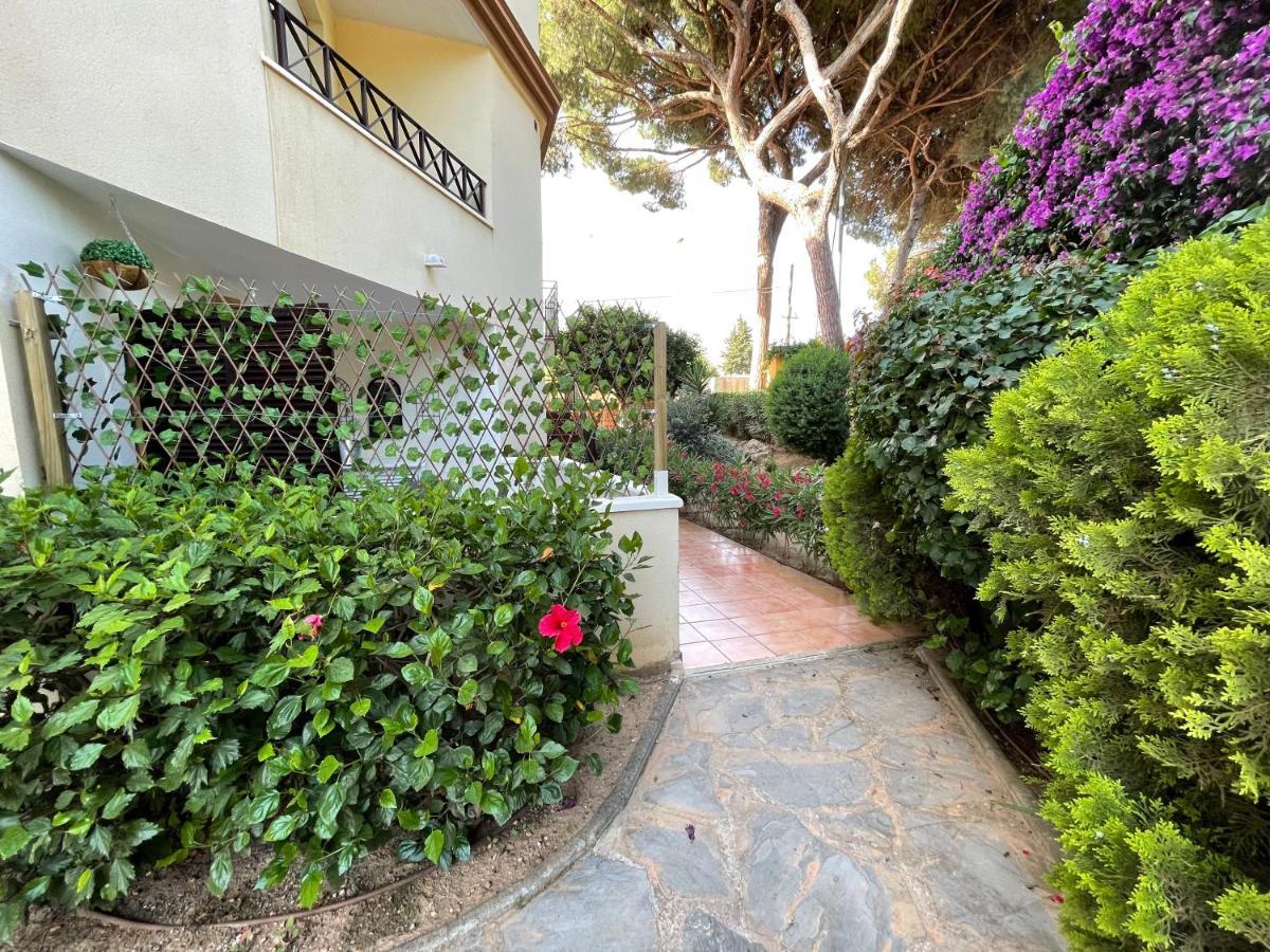 Pleasant Duplex By Elviria Dunas